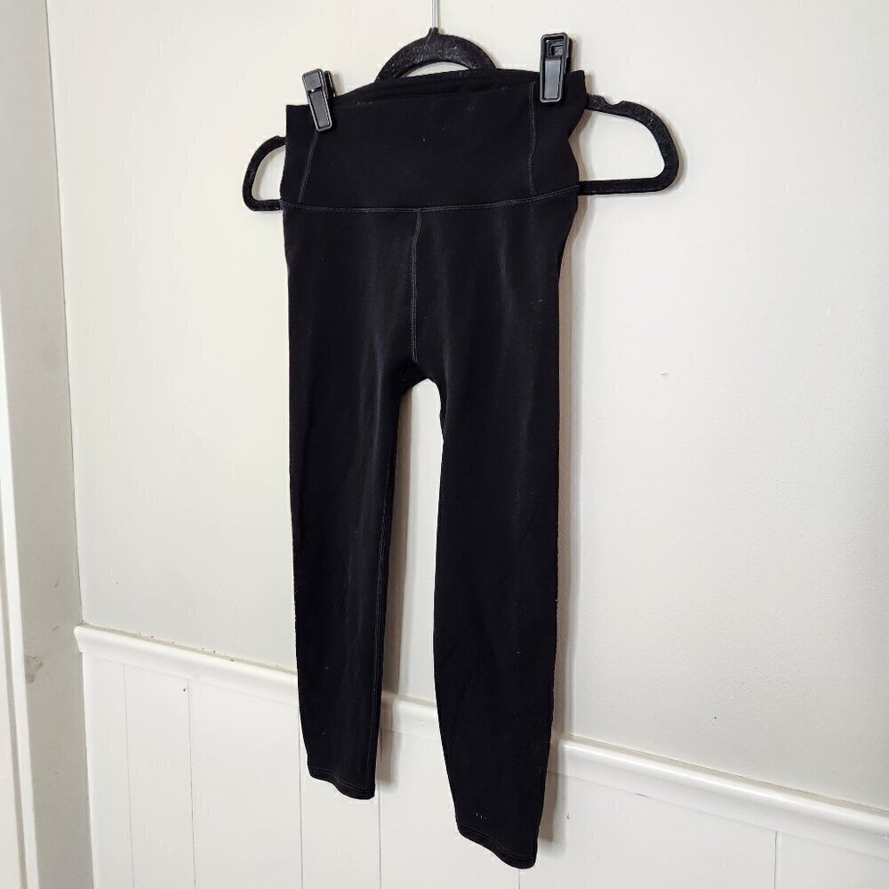 Lululemon Solid Black Reveal Crop Interconnect *18"